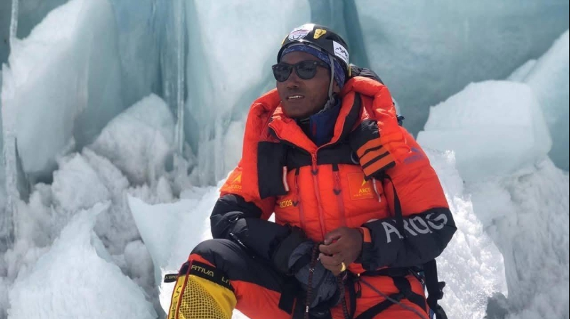 Kami Rita heads to Everest high camp for 32nd summit; hundreds wait for May 17-21 summit window